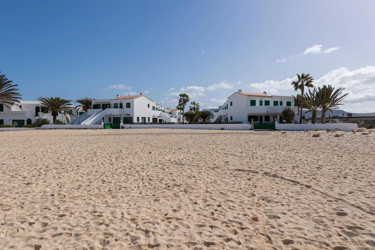 Homeforguest Modern And New Beachfront Apartment La Oliva