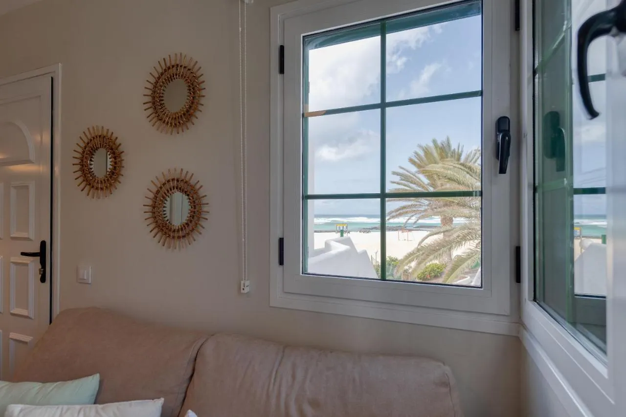 Homeforguest Modern And New Beachfront Apartment La Oliva