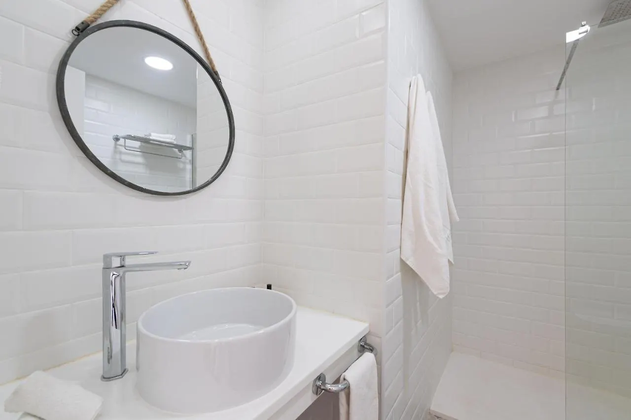 Homeforguest Modern And New Beachfront Apartment La Oliva 0*,  Spanje